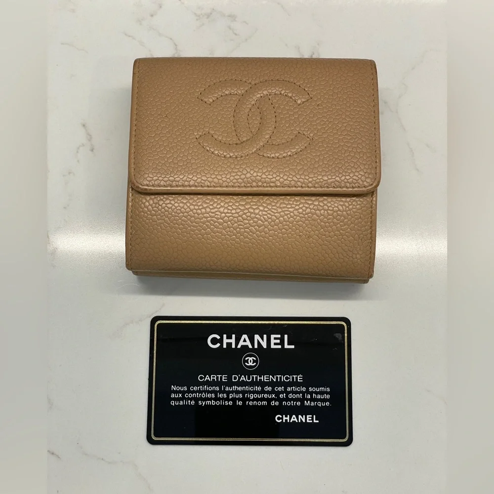 Chanel compact wallet authentic - Picture 11 of 12